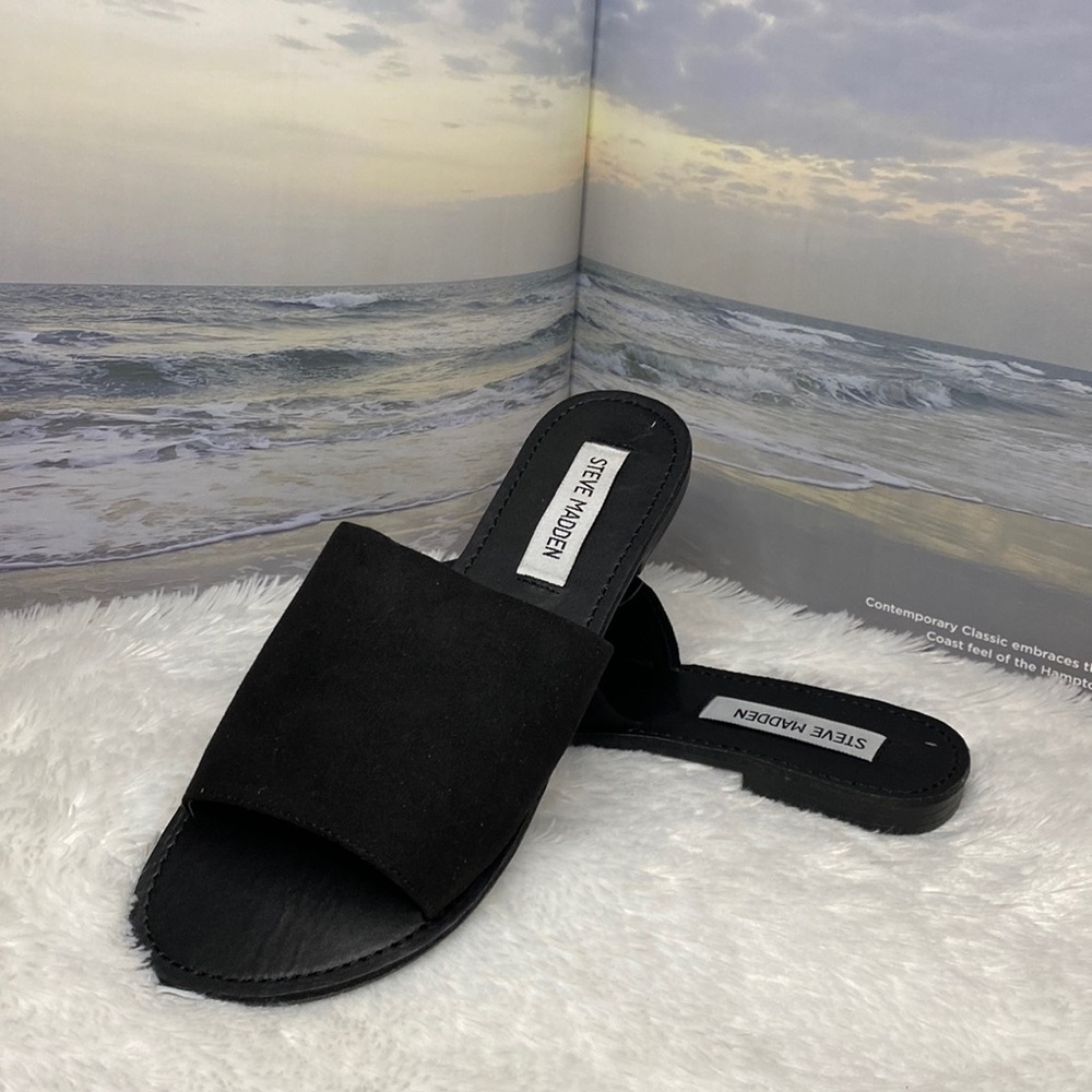 Steve Madden Flat Sandals